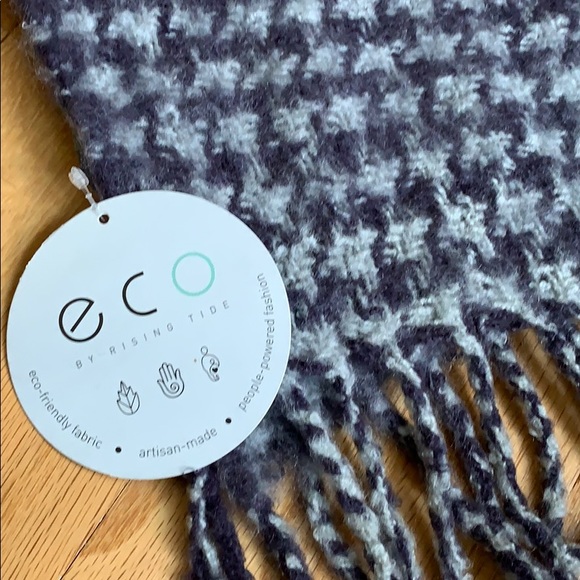 Scarf - Picture 2 of 3